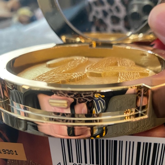 Kylie Cosmetics 24K Collection Highlighter - Picture 5 of 5